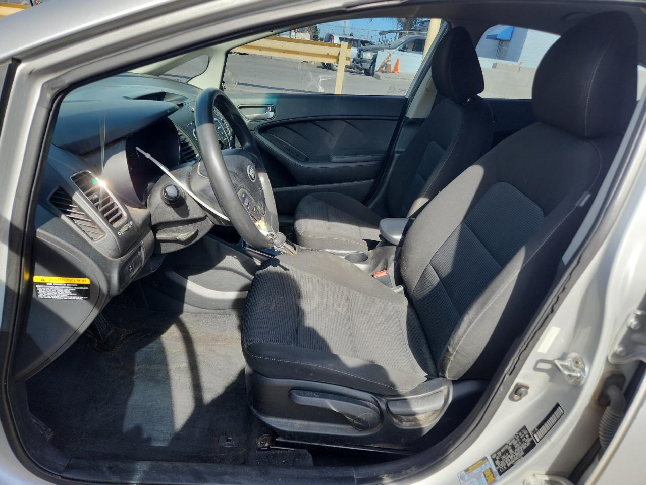 2017 Kia Forte Lx VIN: 3KPFK4A75HE120368 Lot: 92039435