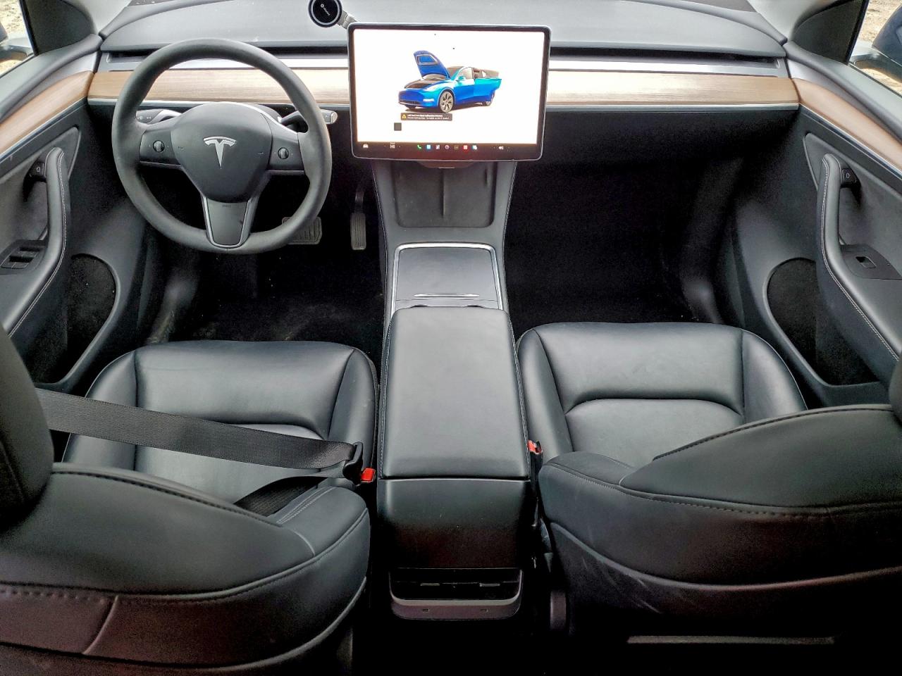 2024 Tesla Model Y VIN: 7SAYGAEEXRF099520 Lot: 94346745