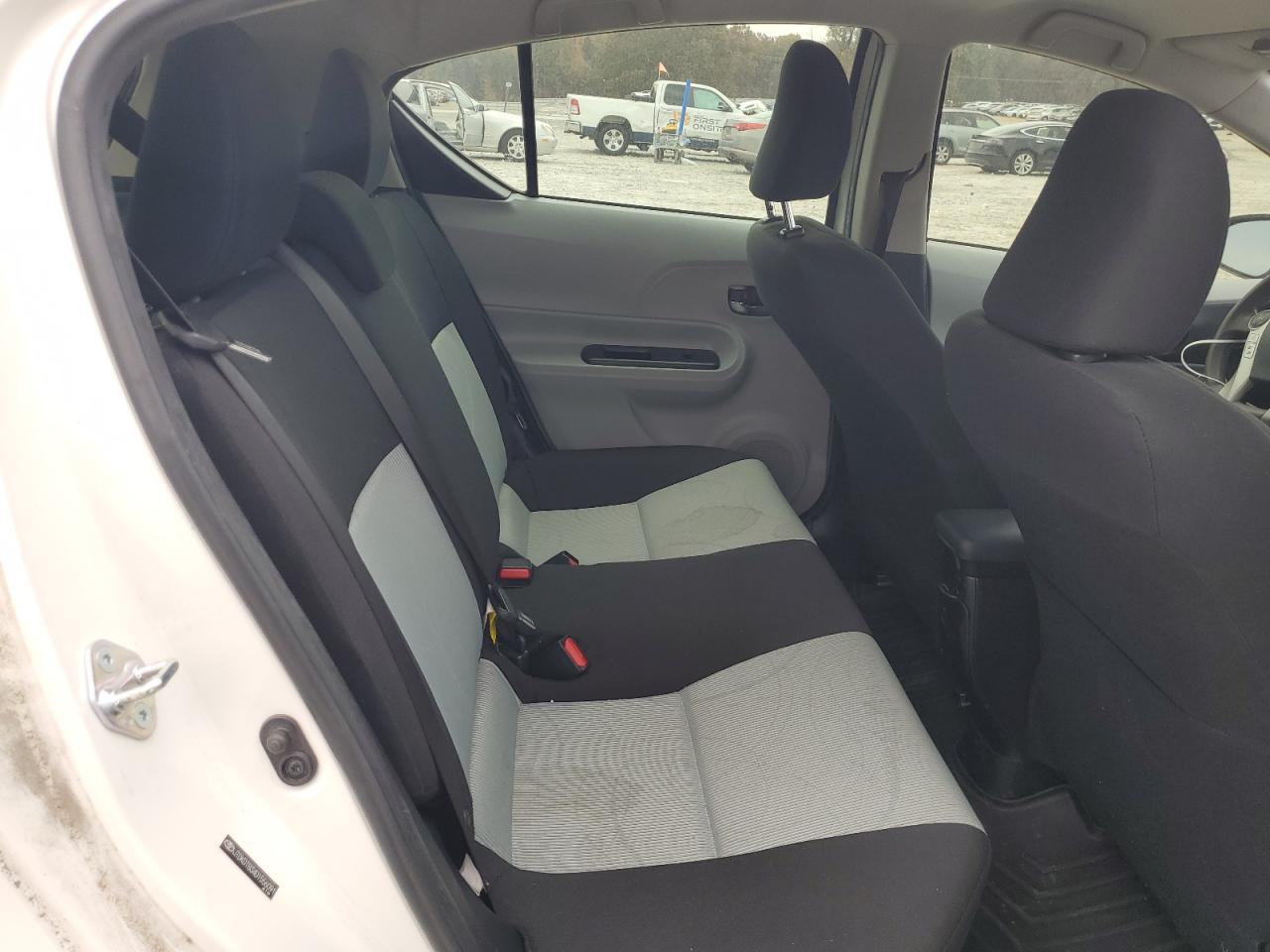 2013 Toyota Prius C VIN: JTDKDTB34D1556091 Lot: 90696085