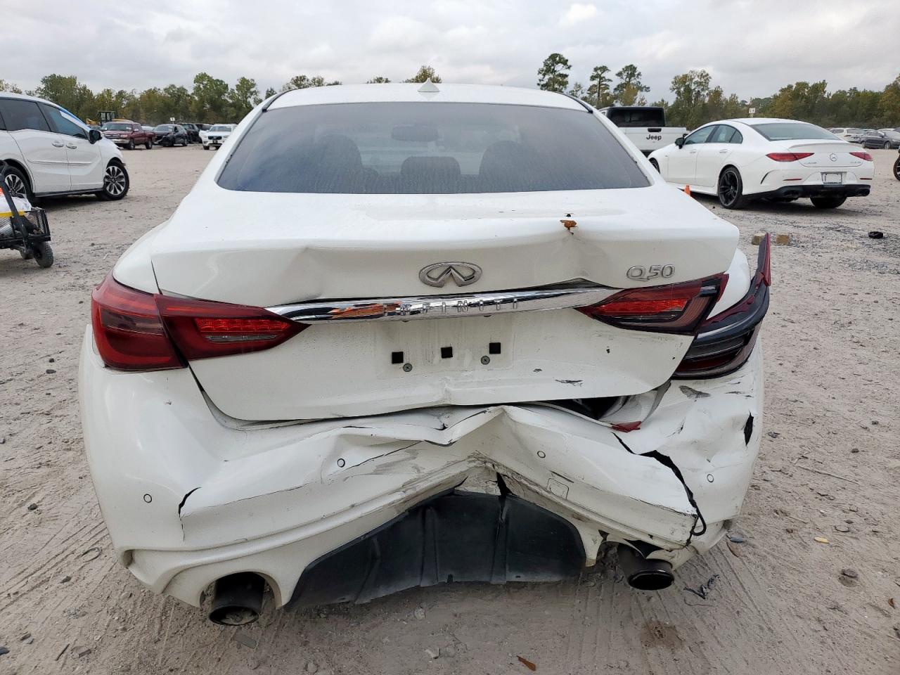 2018 Infiniti Q50 Luxe VIN: JN1EV7AP8JM592420 Lot: 92949065