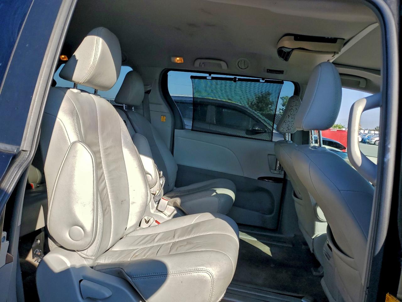 2012 Toyota Sienna Xle VIN: 5TDYK3DC8CS213931 Lot: 94402145