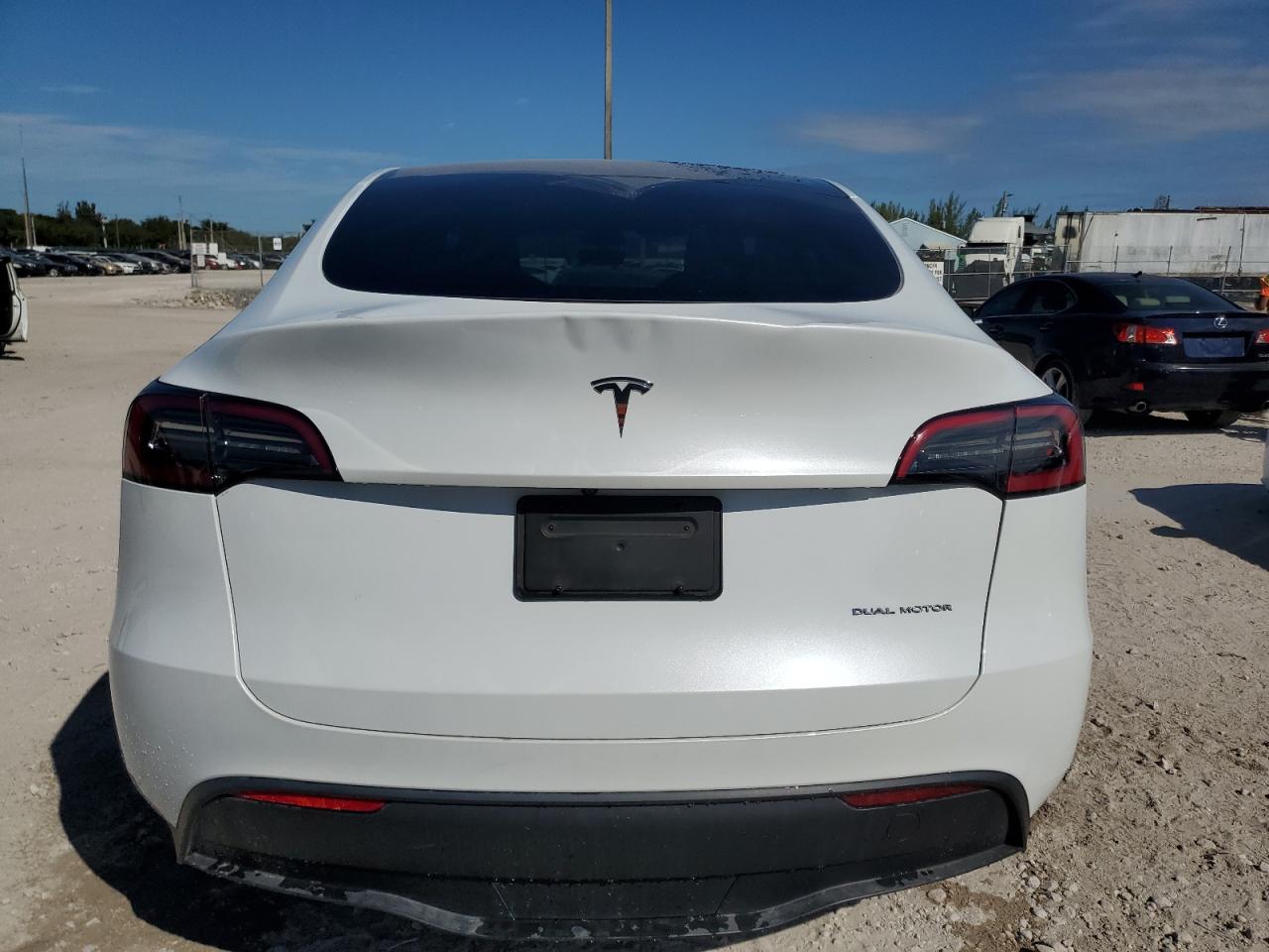 2023 Tesla Model Y VIN: 7SAYGDEE4PA025098 Lot: 90648895