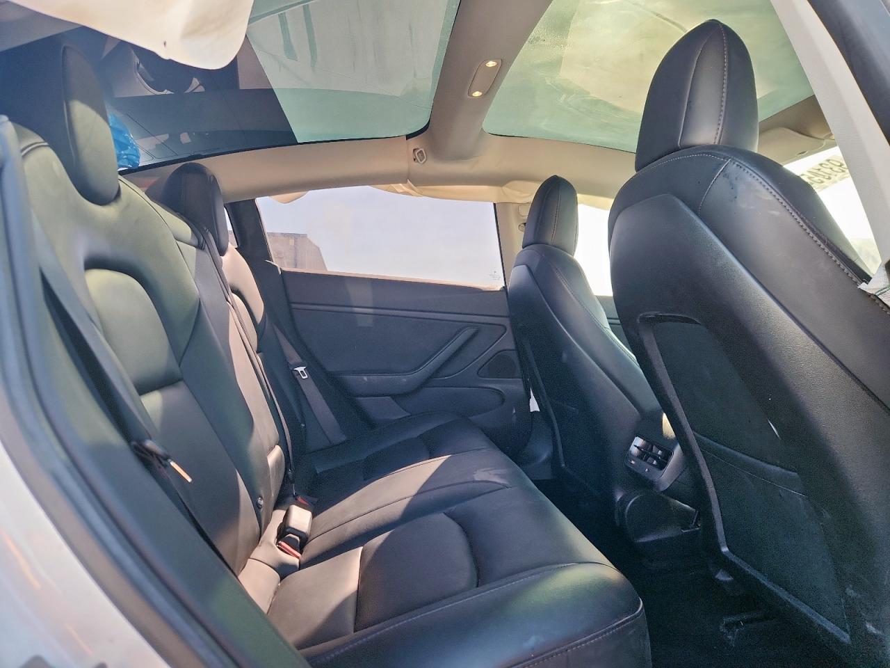 2018 Tesla Model 3 VIN: 5YJ3E1EA5JF025369 Lot: 93105405