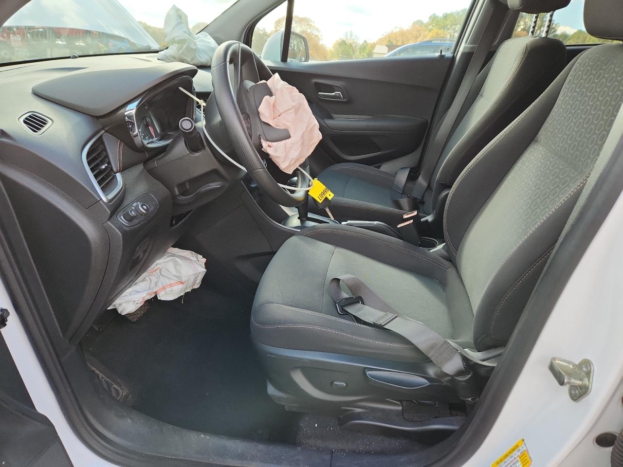 2020 Chevrolet Trax Ls VIN: 3GNCJKSB2LL148024 Lot: 92734475