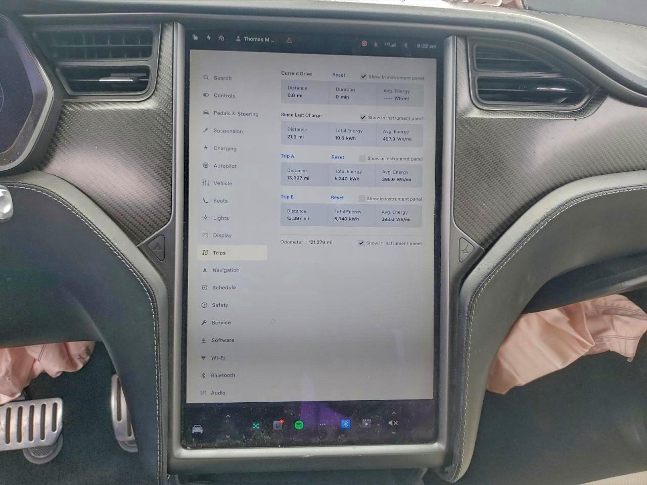 2018 Tesla Model X VIN: 5YJXCBE43JF107267 Lot: 93948375