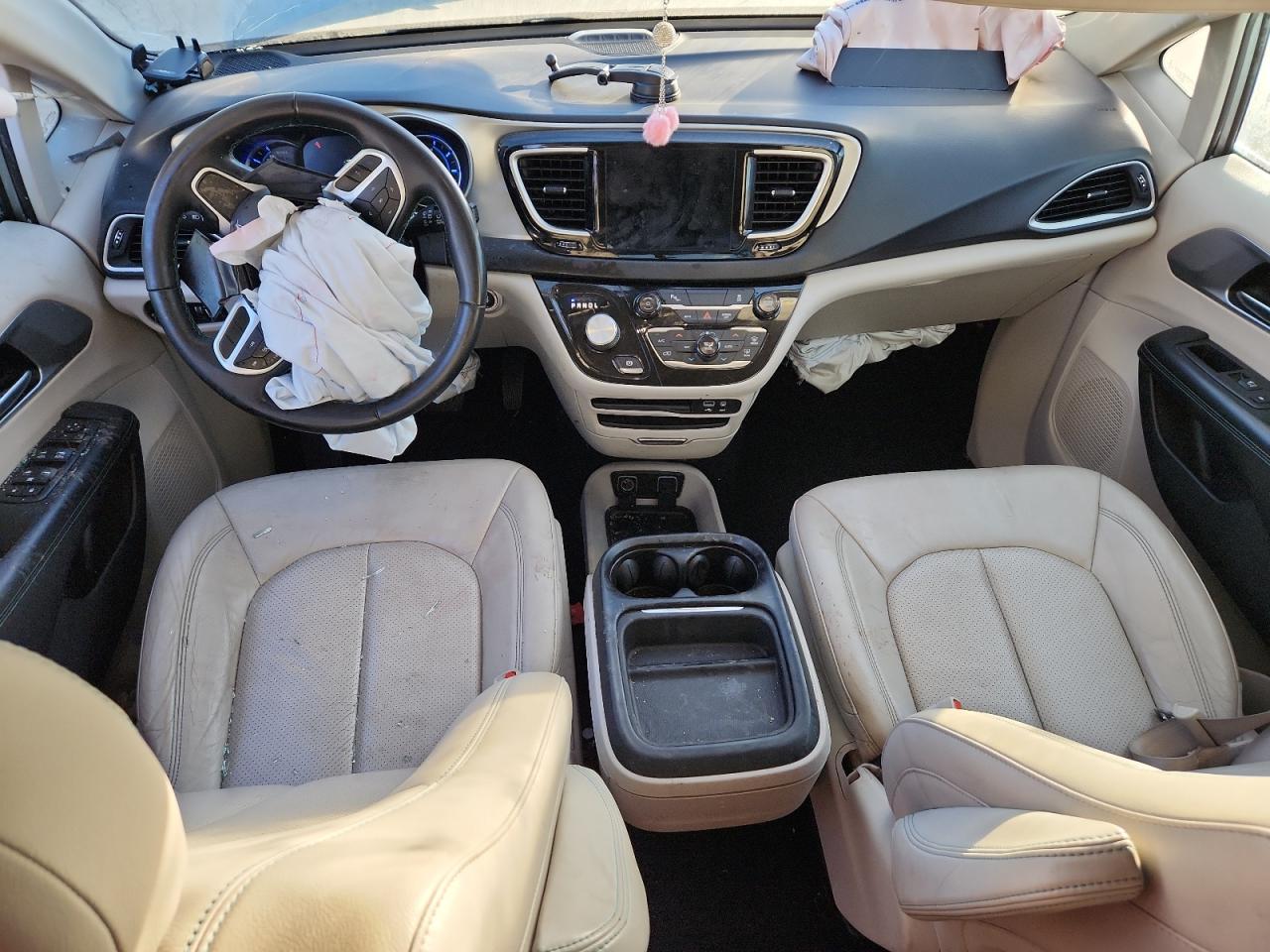 2018 Chrysler Pacifica Hybrid Touring L VIN: 2C4RC1L71JR364951 Lot: 90705465