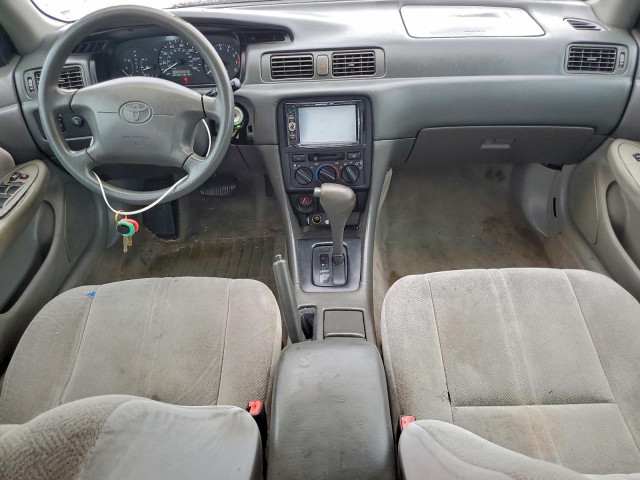 1999 Toyota Camry Ce VIN: 4T1BG22K7XU570932 Lot: 94229005