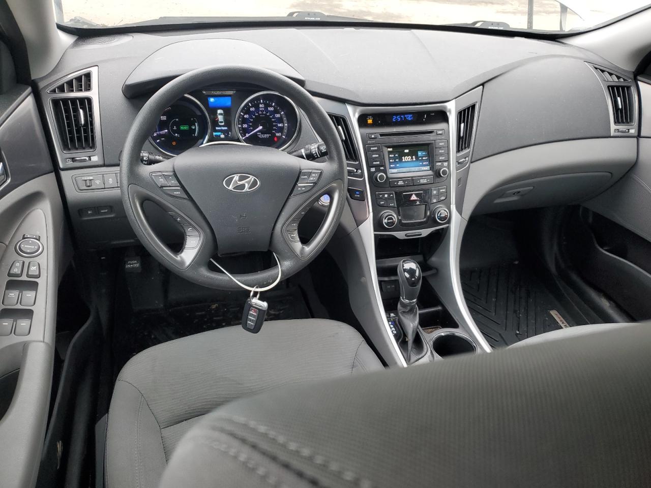 2015 Hyundai Sonata Hybrid VIN: KMHEC4A4XFA130422 Lot: 93399005