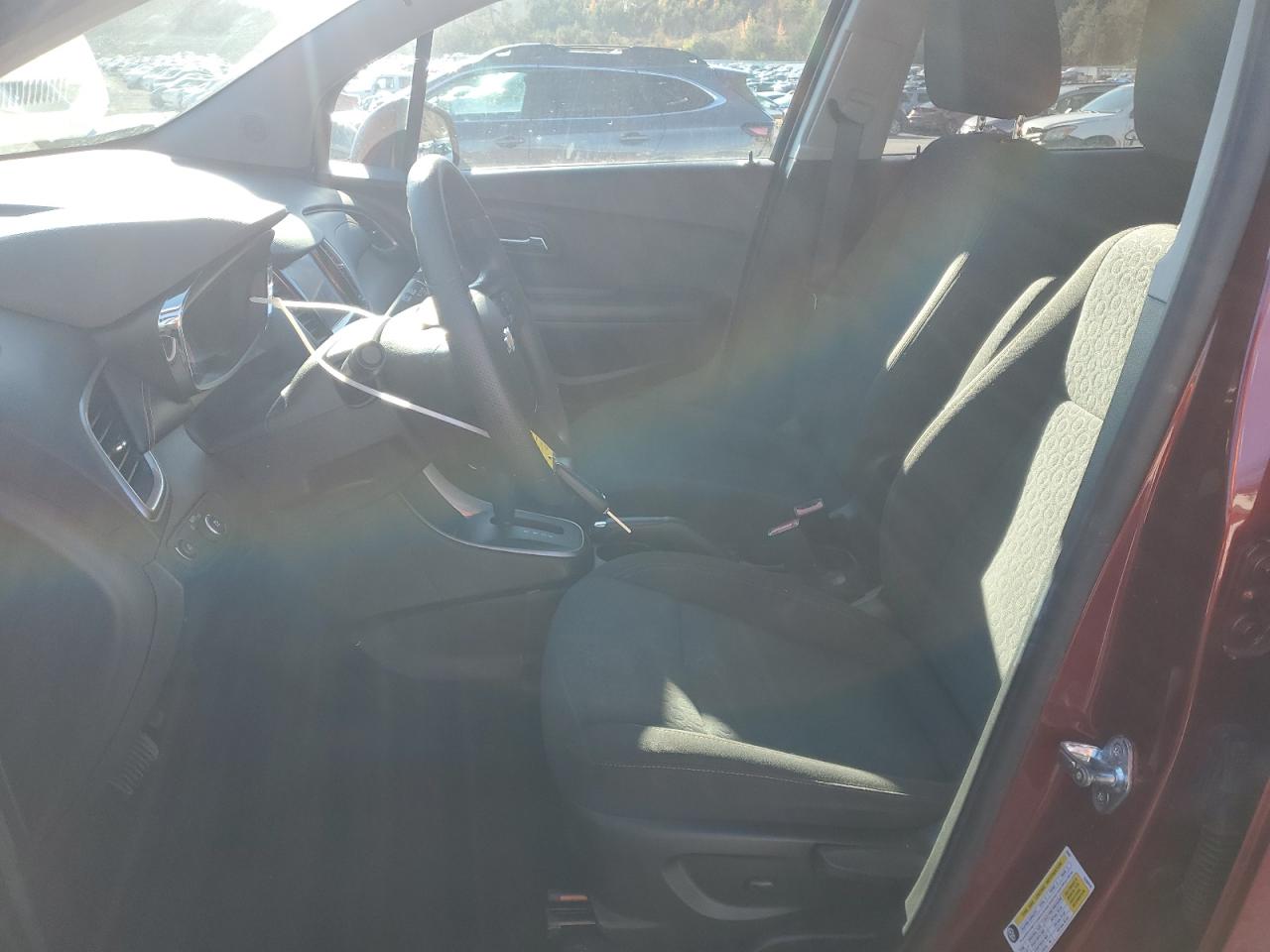 2021 Chevrolet Trax Ls VIN: KL7CJNSB0MB336597 Lot: 93065155