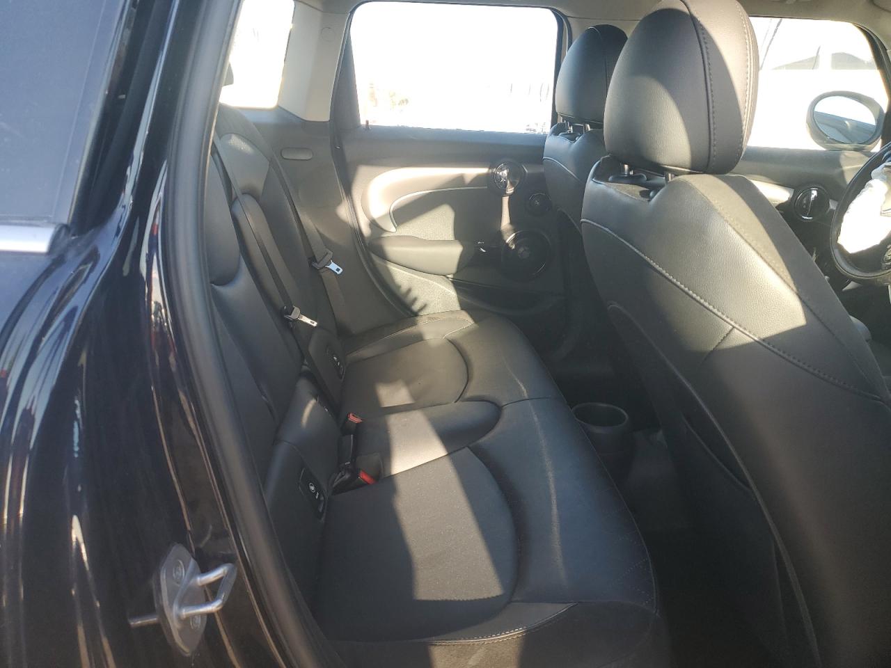 2021 Mini Cooper VIN: WMWXU7C03M2M98323 Lot: 92461315