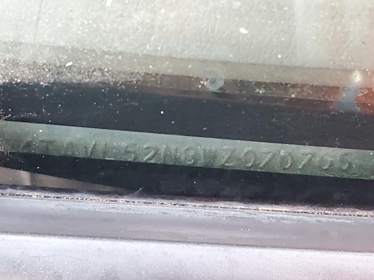 1998 Toyota Tacoma Xtracab VIN: 4TAVL52N8WZ070705 Lot: 93143405