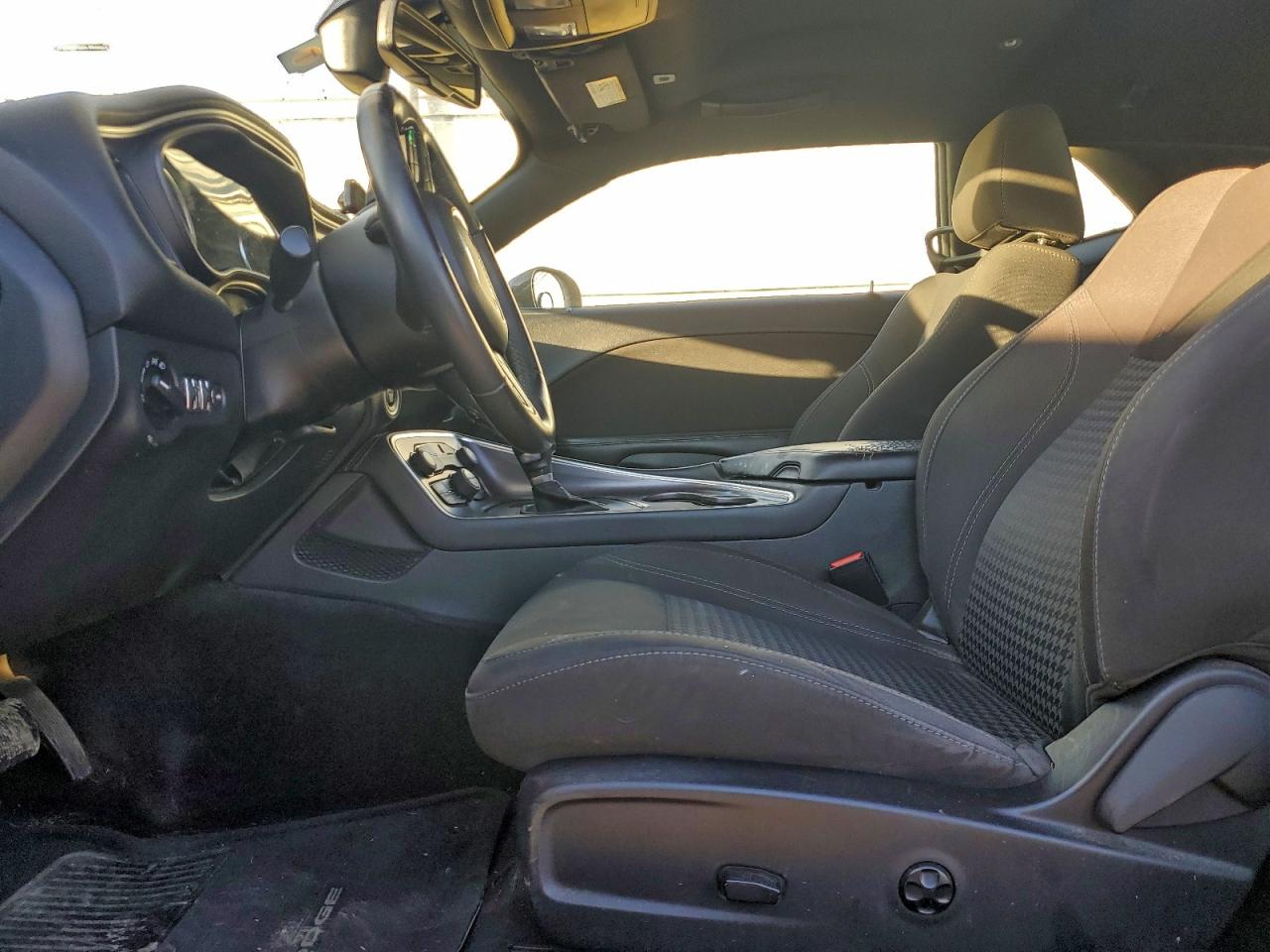 2018 Dodge Challenger Sxt VIN: 2C3CDZAG3JH245281 Lot: 94550895