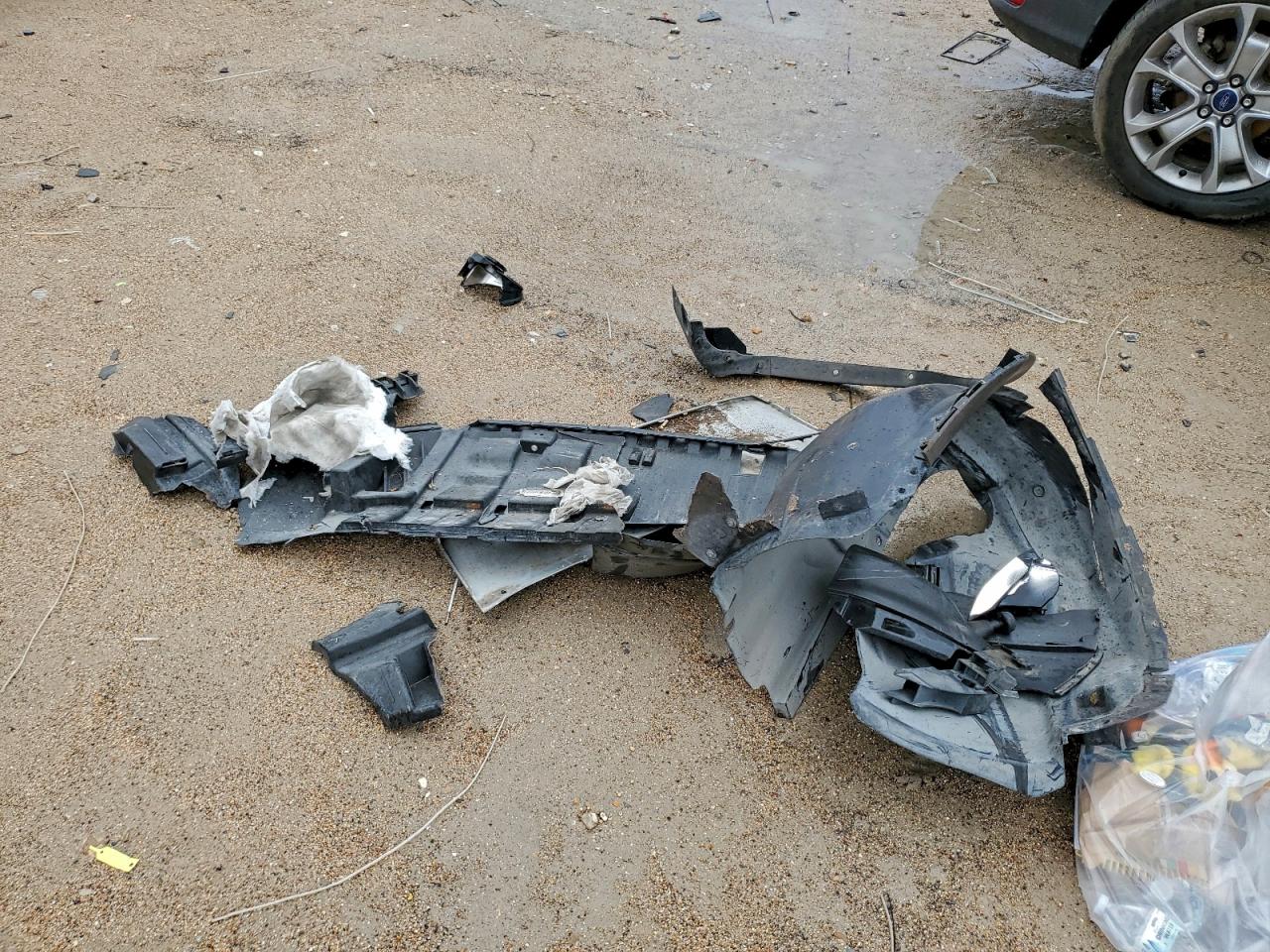 2015 Ford Escape Titanium VIN: 1FMCU0J90FUB31179 Lot: 93971925