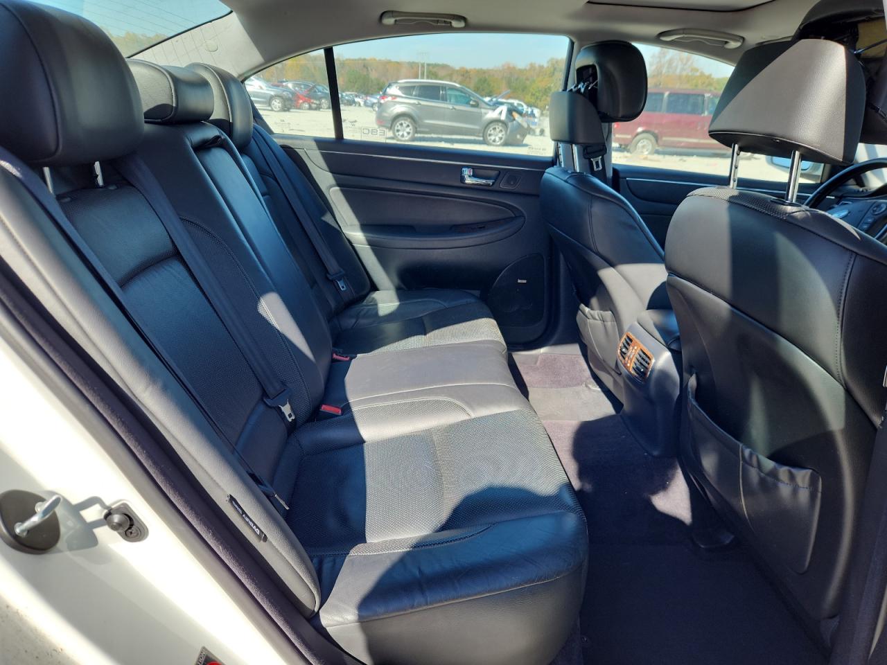 2009 Hyundai Genesis 3.8L VIN: KMHGC46E79U036673 Lot: 92220475