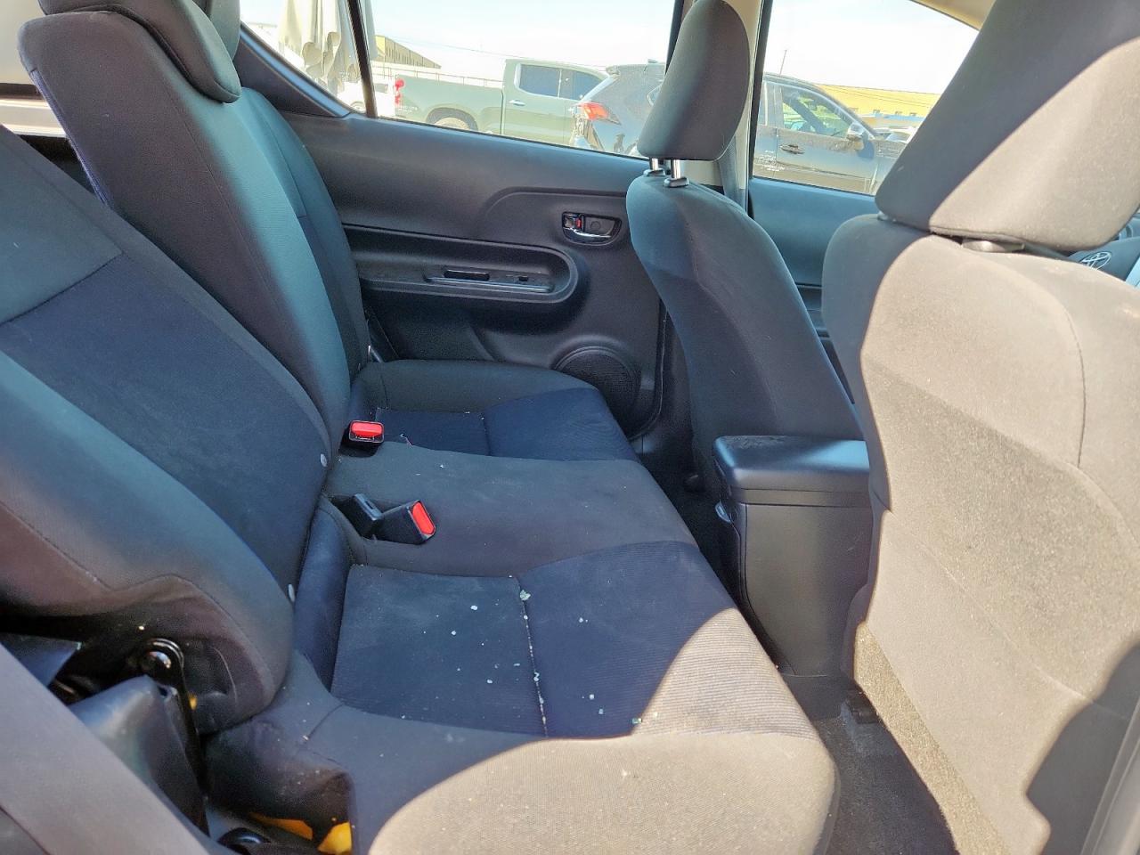 2015 Toyota Prius C VIN: JTDKDTB30F1581038 Lot: 90801295