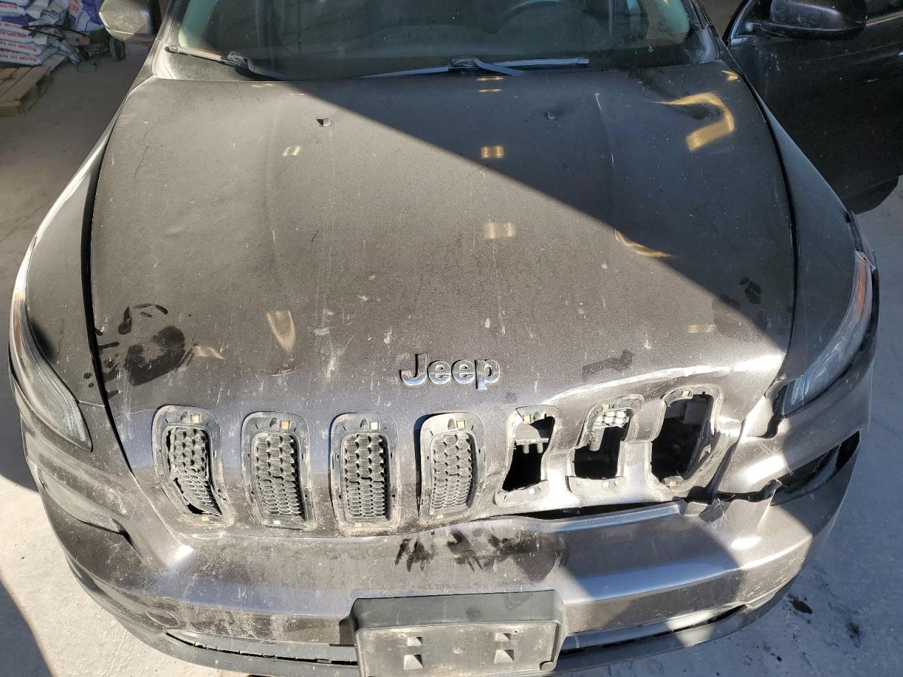 2016 Jeep Cherokee Latitude VIN: 1C4PJMCS9GW161373 Lot: 92336615