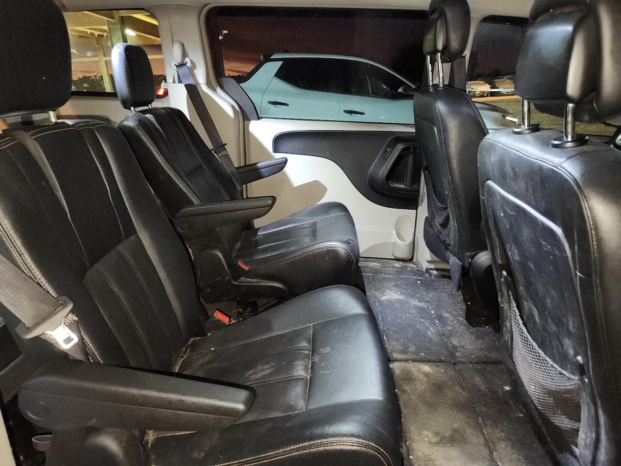 2016 Chrysler Town & Country Touring VIN: 2C4RC1BG0GR294207 Lot: 92874325