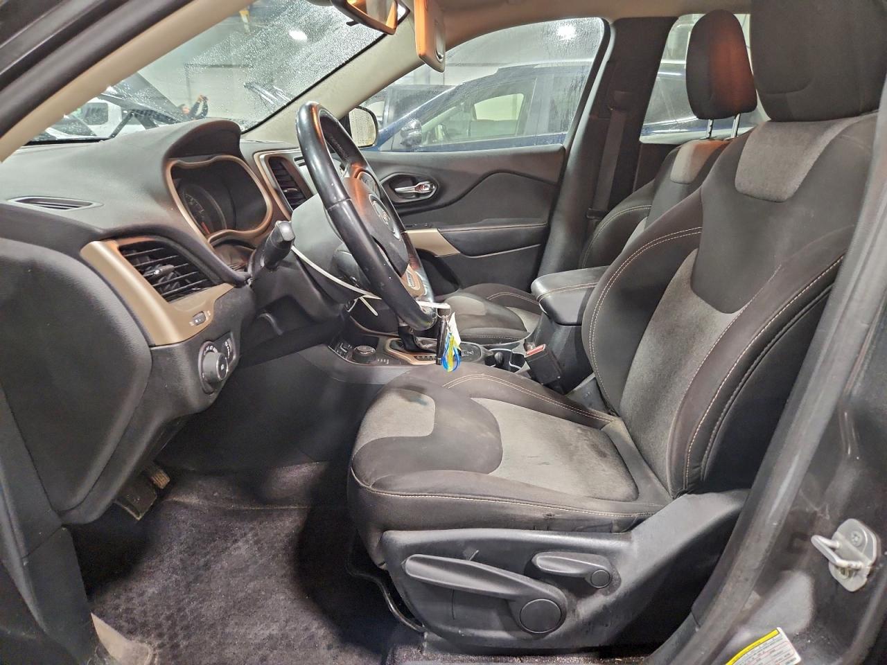 2018 Jeep Cherokee Latitude VIN: 1C4PJMCXXJD578029 Lot: 93673735