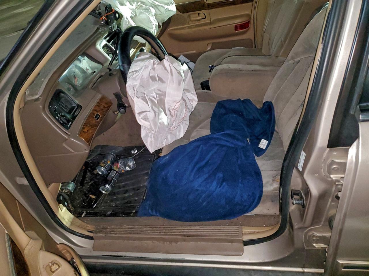 1998 Mercury Grand Marquis Gs VIN: 2MEFM74W2WX608312 Lot: 94398245