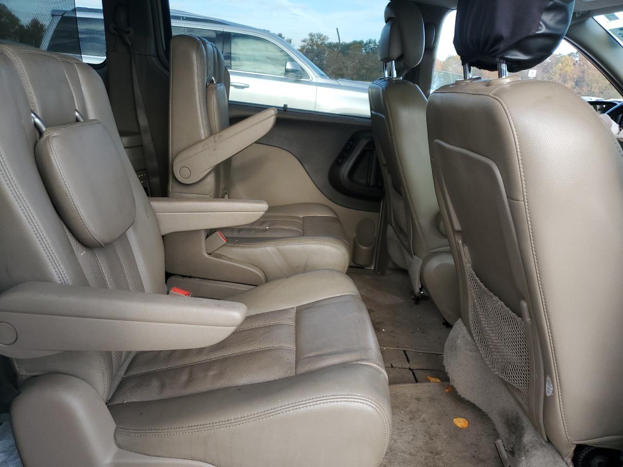 2011 Chrysler Town & Country Touring L VIN: 2A4RR8DGXBR609182 Lot: 91813205