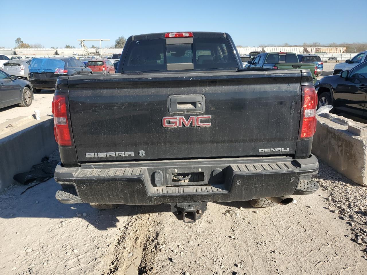 2015 GMC Sierra K2500 Denali VIN: 1GT120EG5FF629392 Lot: 90632135