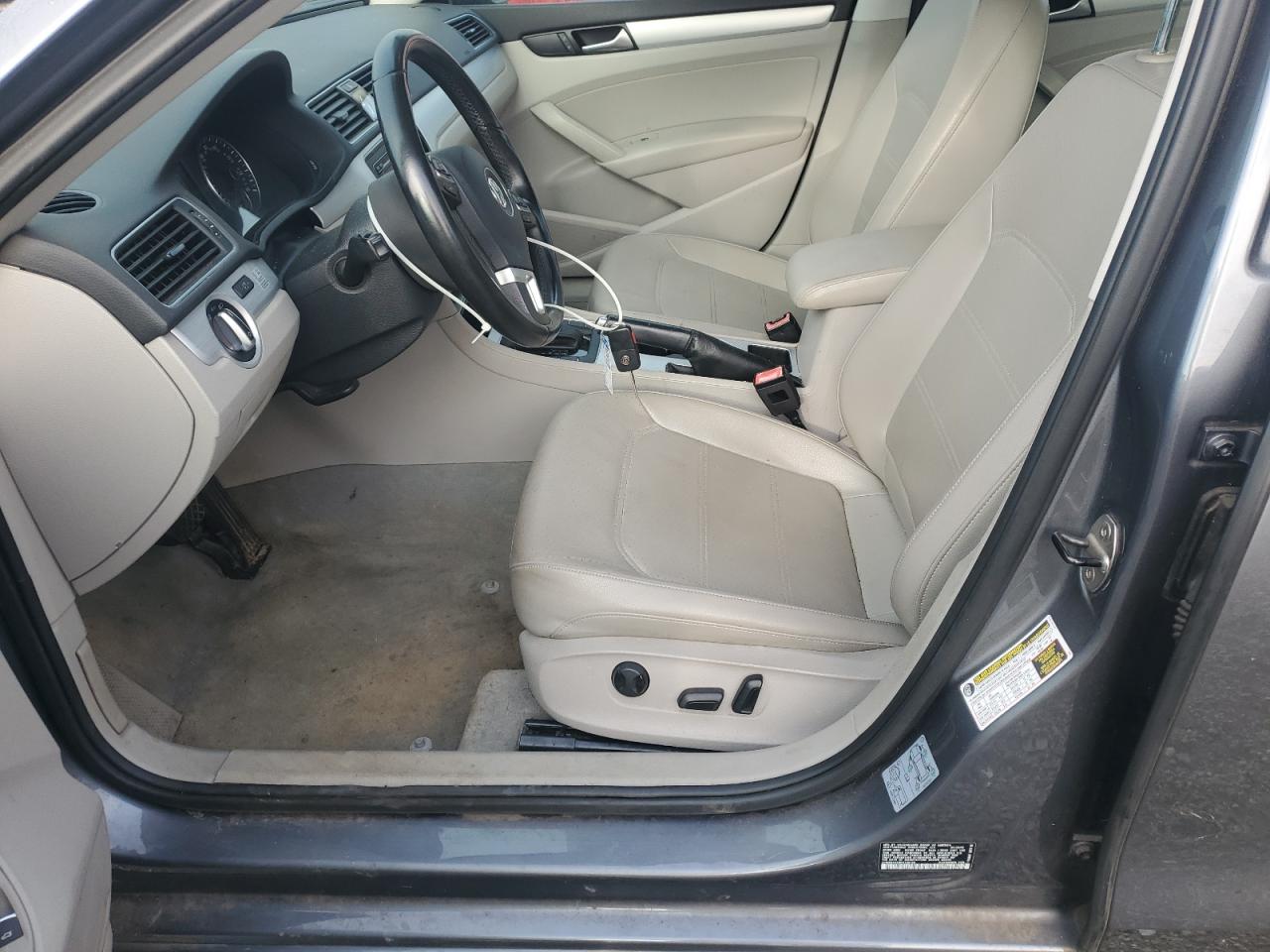 2013 Volkswagen Passat Se VIN: 1VWBN7A33DC129105 Lot: 93612375