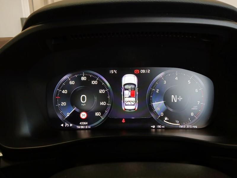 2021 VOLVO XC40 1.5 T3 [163] MOMENTUM 5DR