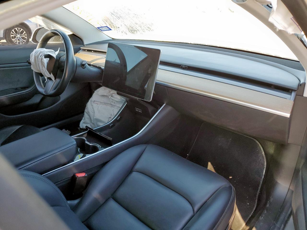 2018 Tesla Model 3 VIN: 5YJ3E1EA6JF077271 Lot: 91170475