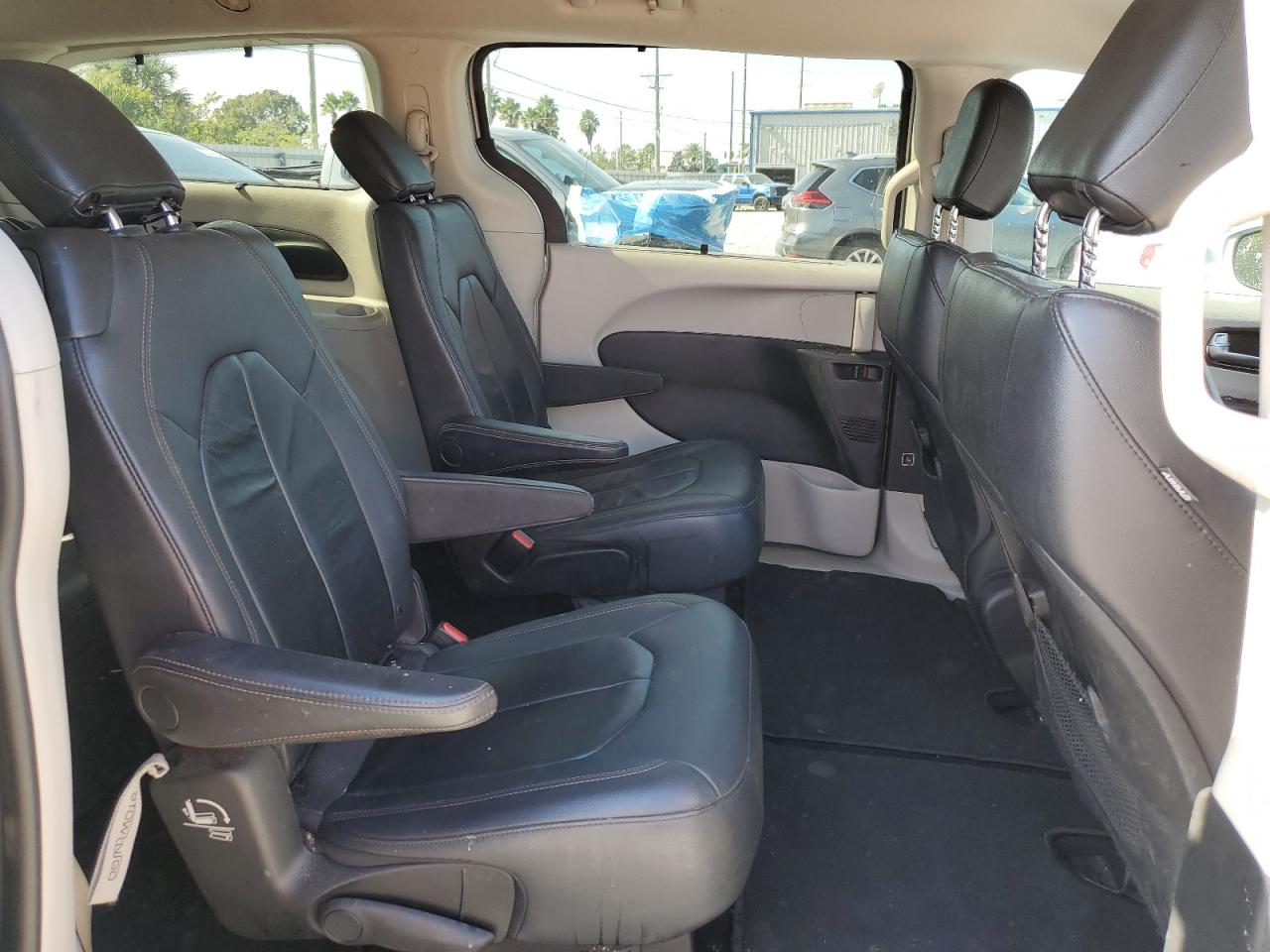 2017 Chrysler Pacifica Touring L VIN: 2C4RC1BG3HR795500 Lot: 93753775