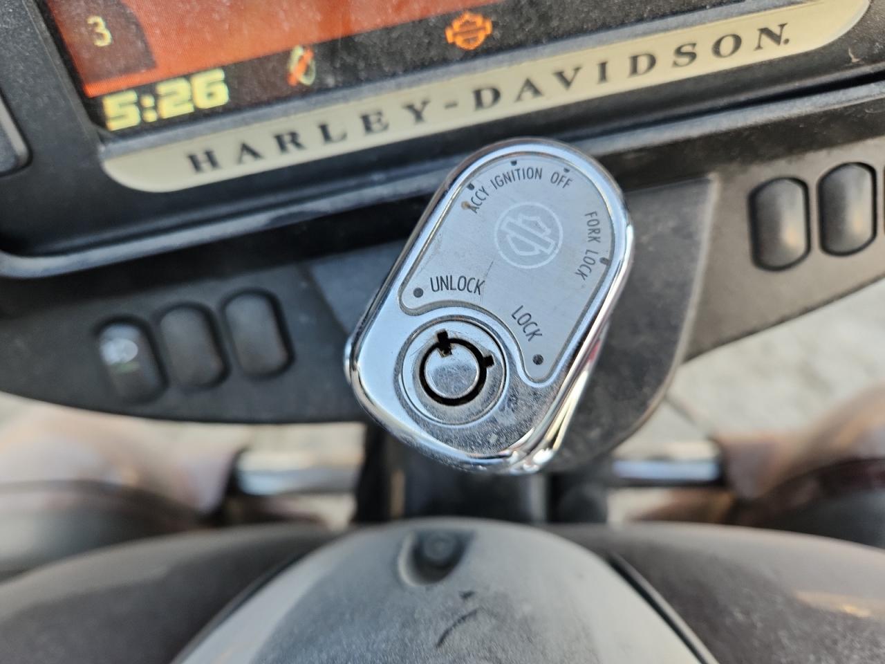 2015 Harley-Davidson Flhtcu Ultra Classic Electra Glide VIN: 1HD1FCM17FB658918 Lot: 92401395