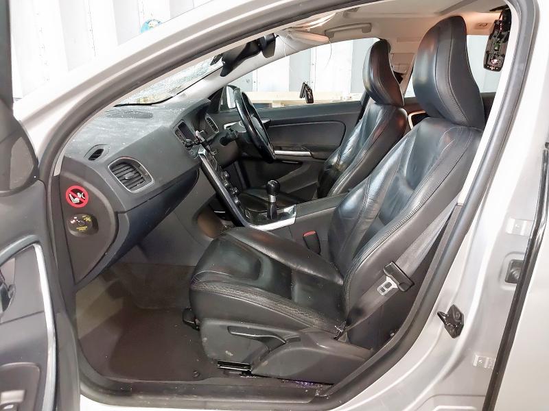 2012 VOLVO V60 SE LUX D5 