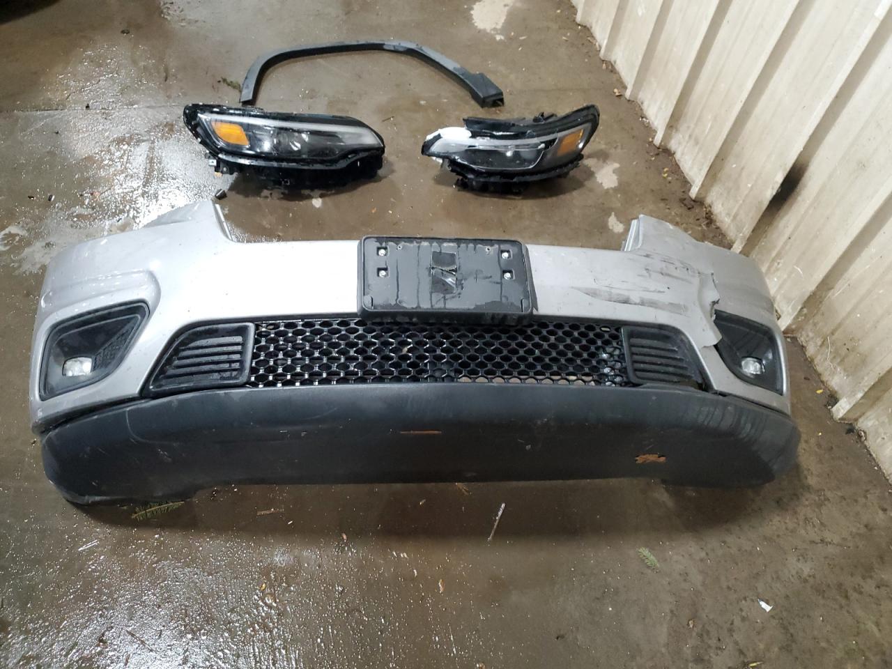 2019 Jeep Cherokee Latitude Plus VIN: 1C4PJMLB6KD276811 Lot: 92108155