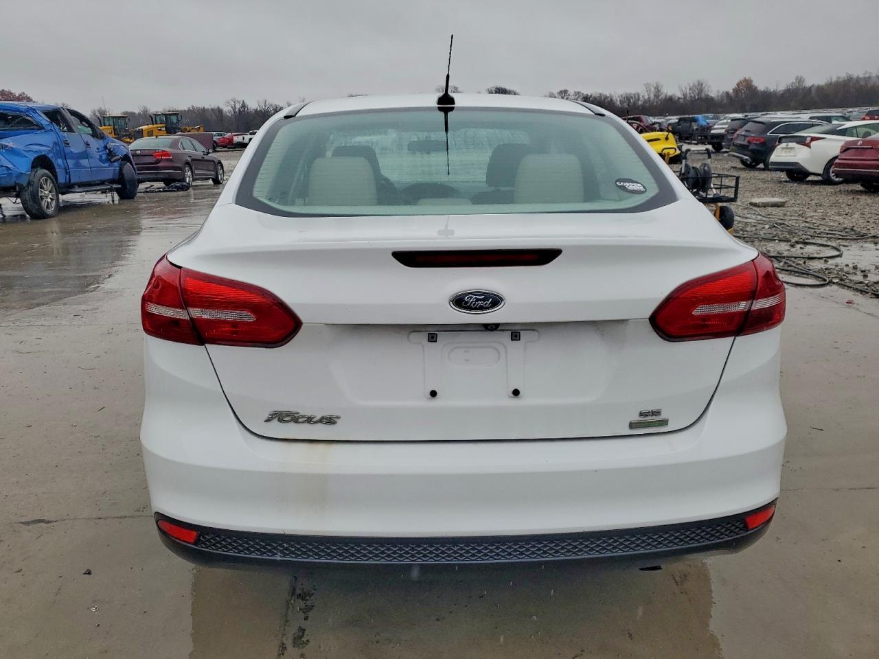 2017 Ford Focus Se VIN: 1FADP3FE7HL236582 Lot: 93728105