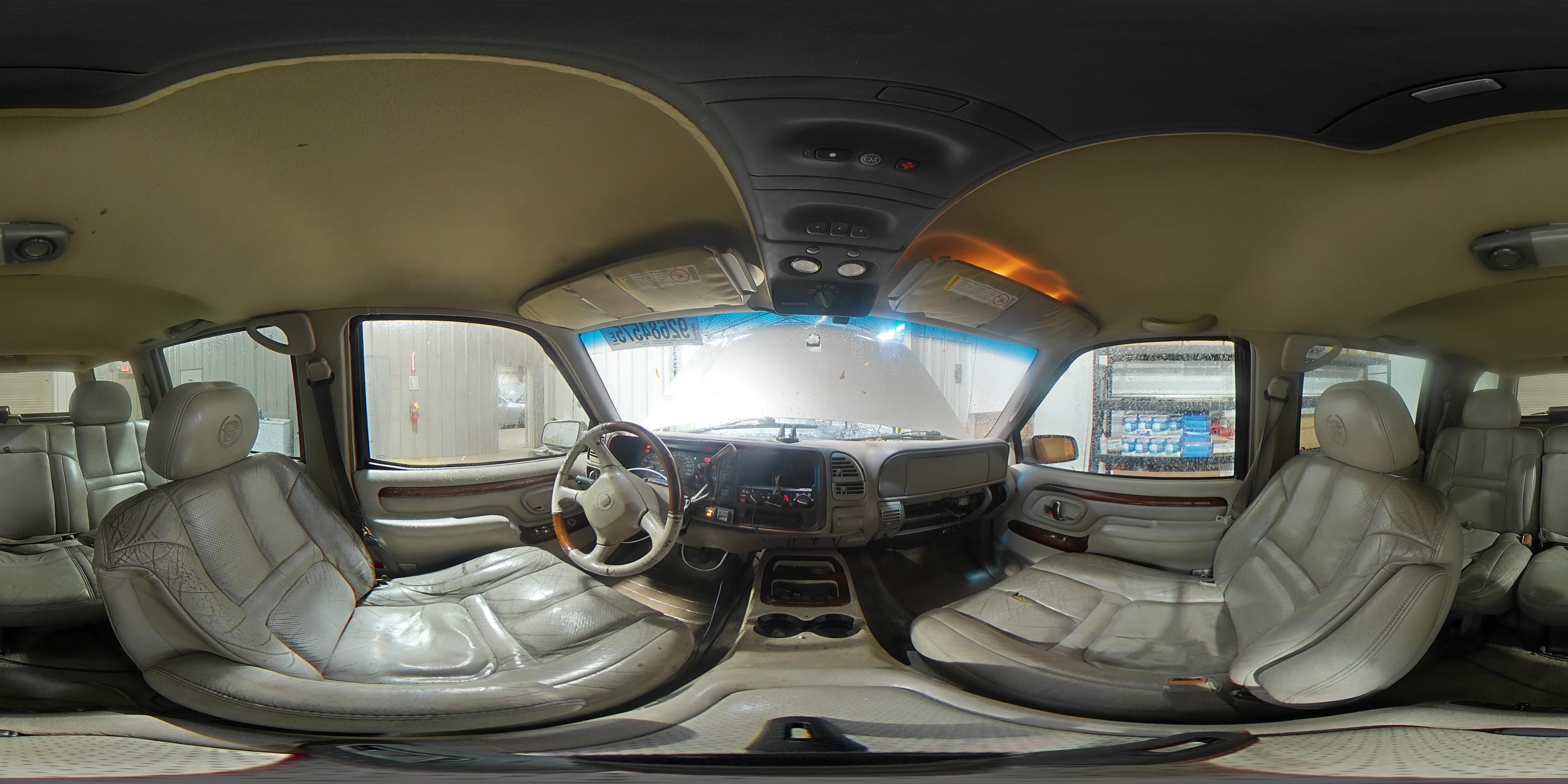 1999 Cadillac Escalade VIN: 1GYEK13R2XR418026 Lot: 92684575