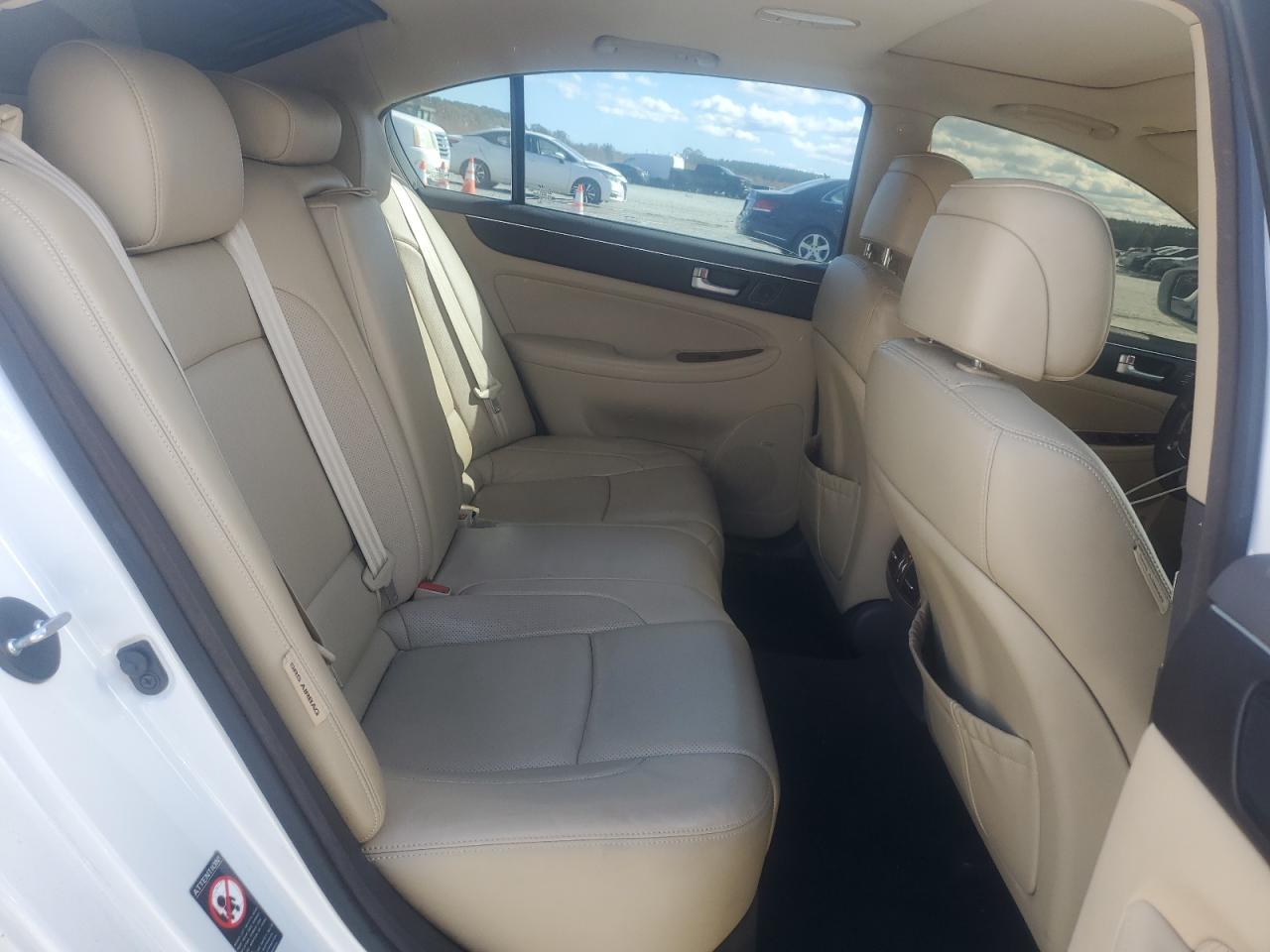 2013 Hyundai Genesis 3.8L VIN: KMHGC4DD8DU240899 Lot: 91635275