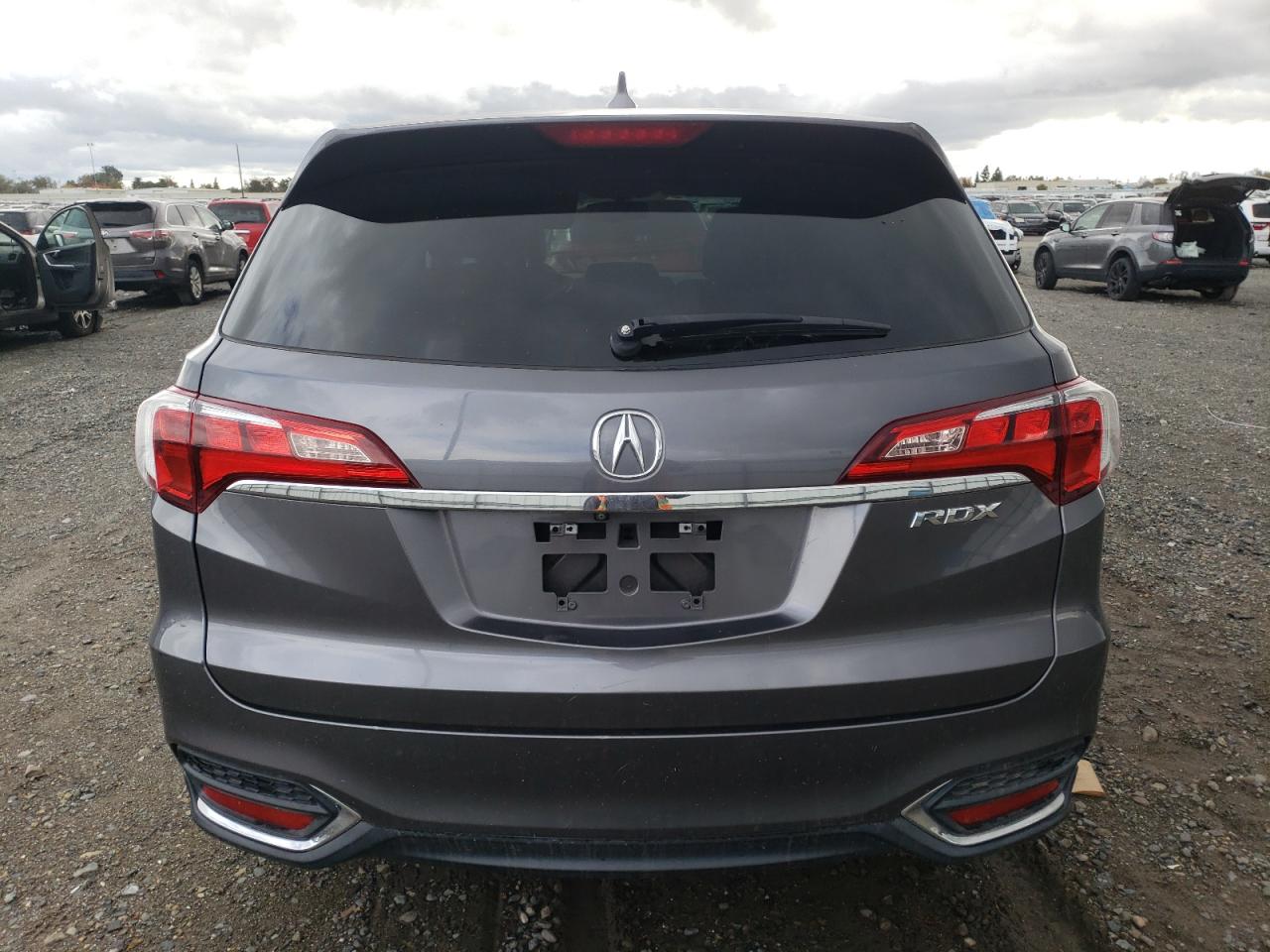 2018 Acura Rdx Technology VIN: 5J8TB3H5XJL015213 Lot: 92947165