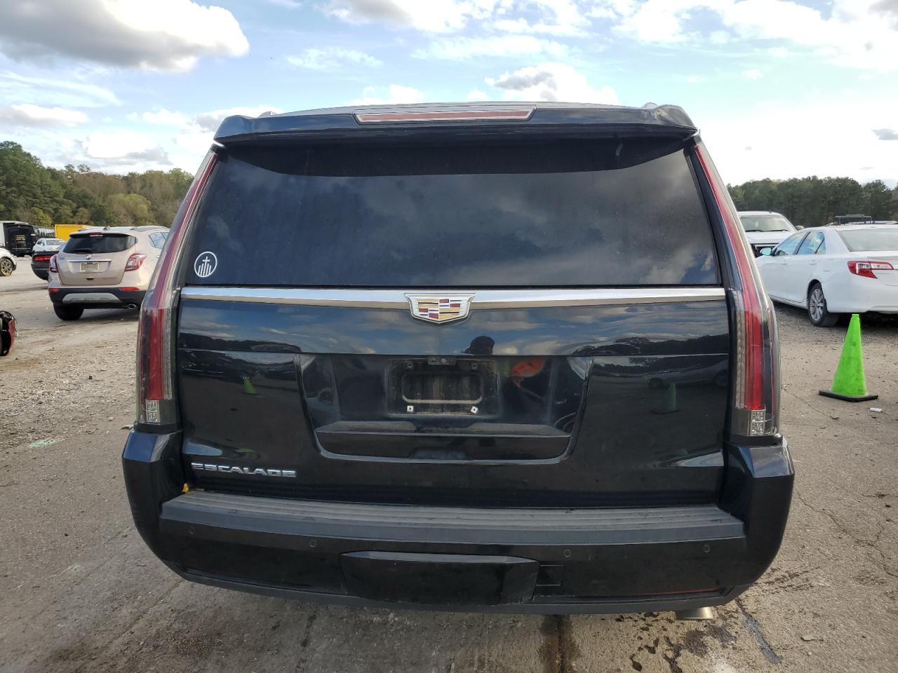 2017 Cadillac Escalade Esv Luxury VIN: 1GYS4HKJ4HR311367 Lot: 92315415