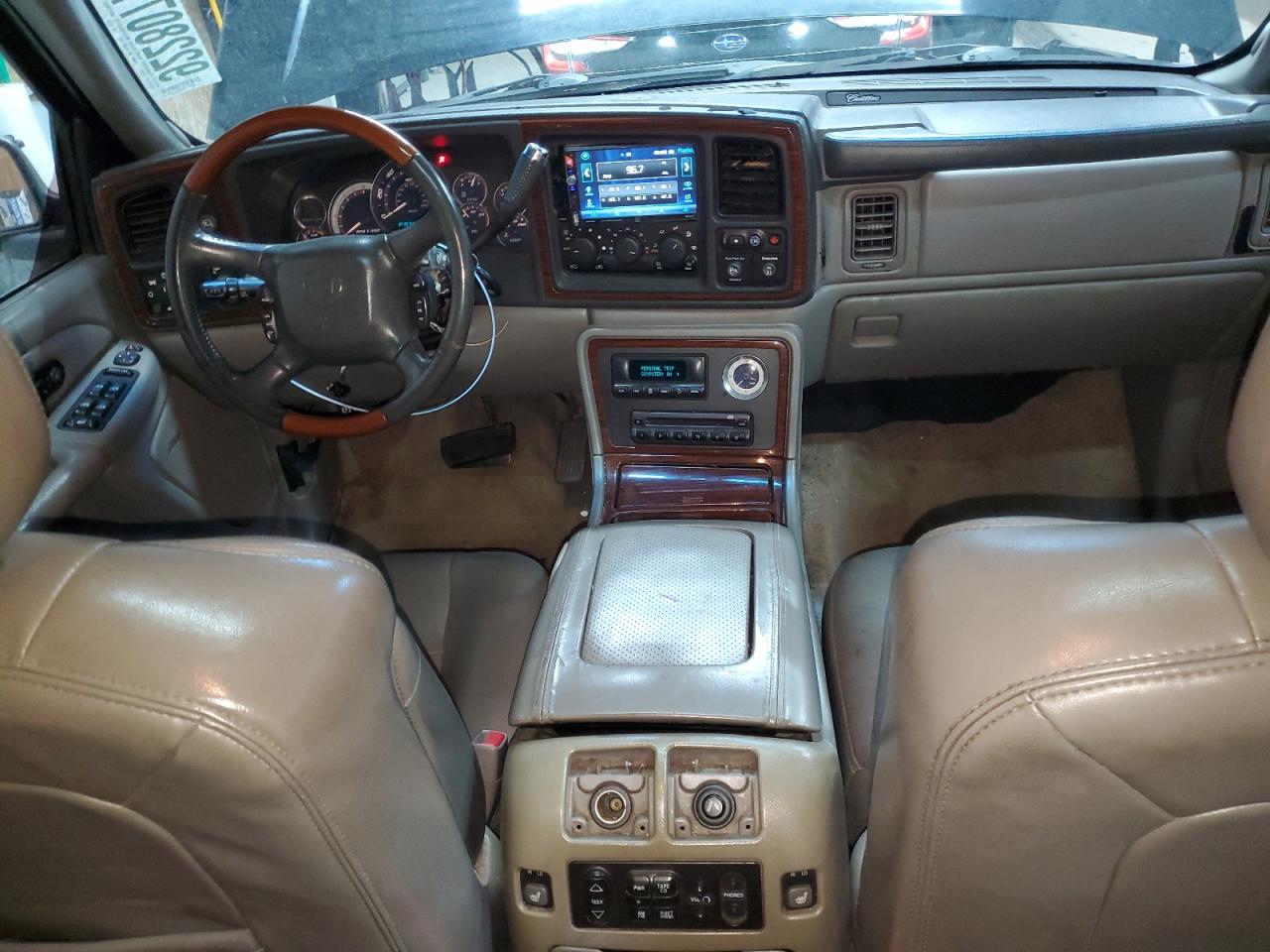 2002 Cadillac Escalade Luxury VIN: 1GYEK63N22R237561 Lot: 92280775