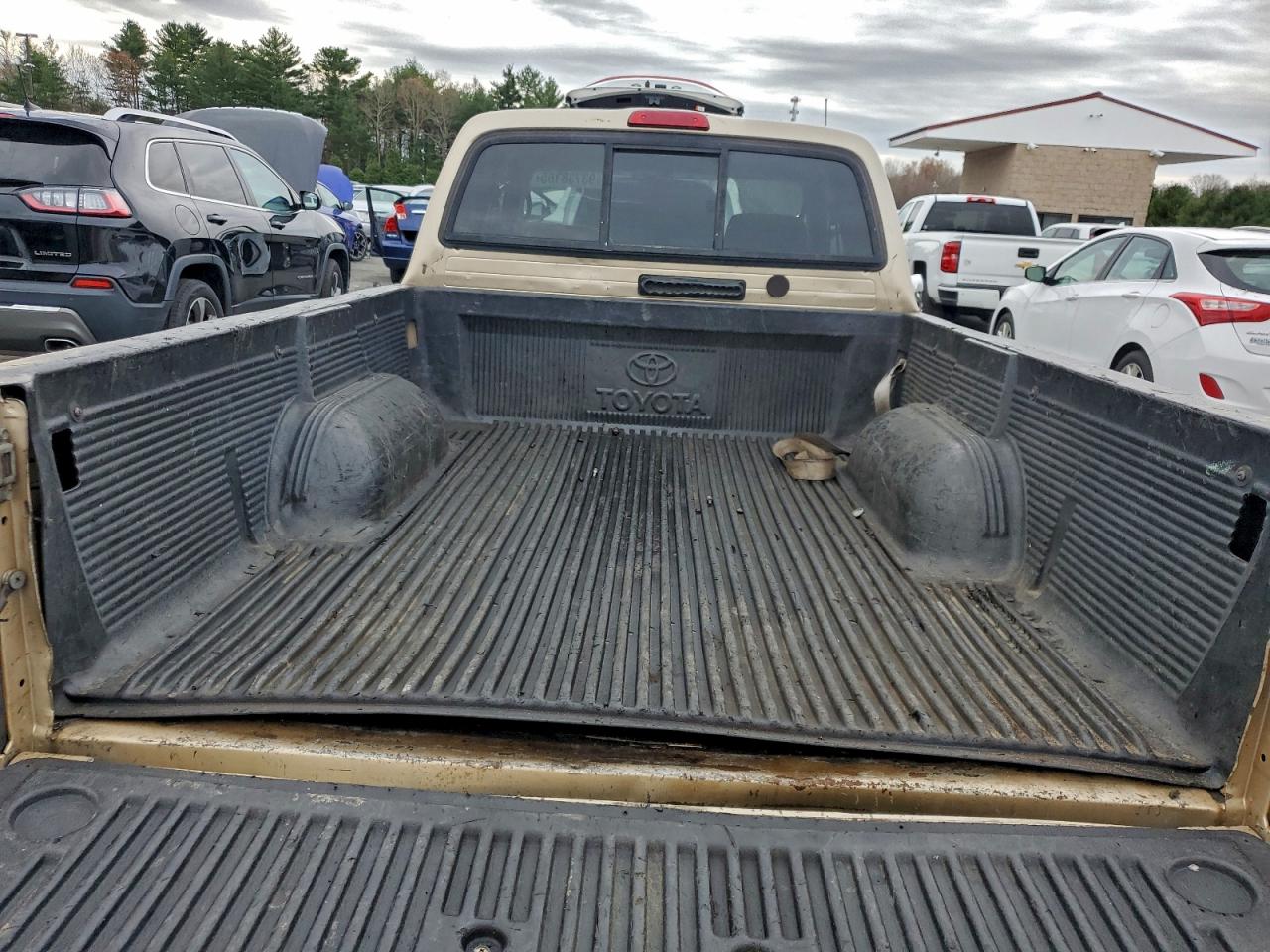 2002 Toyota Tacoma Xtracab VIN: 5TEVL52N32Z004310 Lot: 93738165