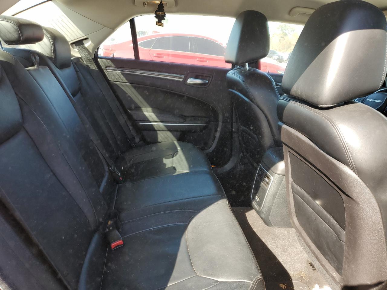 2015 Chrysler 300 Limited VIN: 2C3CCAAG9FH815912 Lot: 92916475