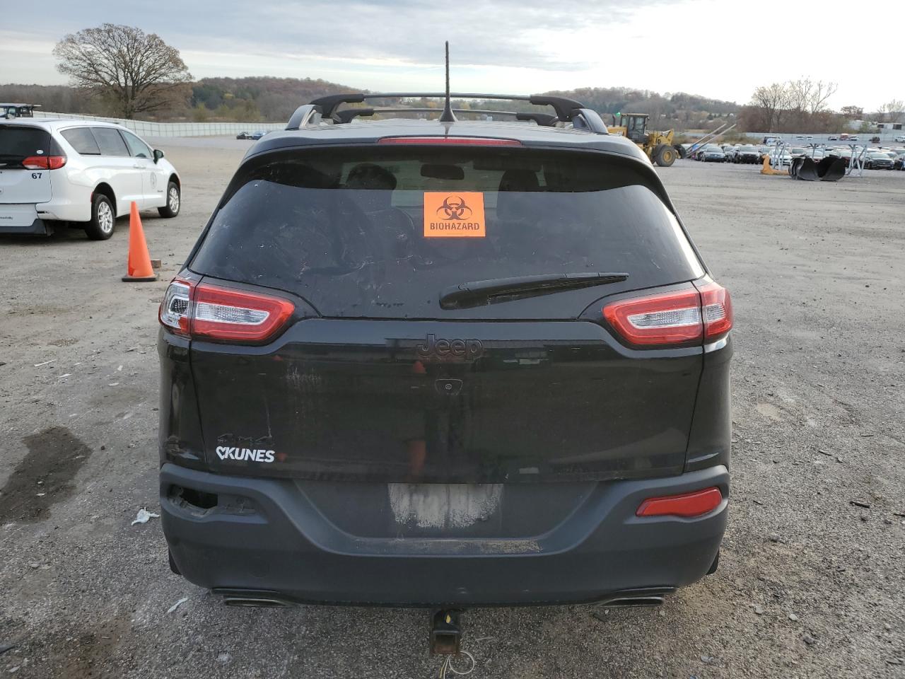 2018 Jeep Cherokee Latitude VIN: 1C4PJMCX0JD509303 Lot: 91477905