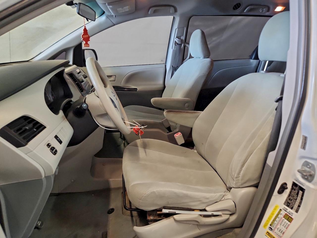 2014 Toyota Sienna VIN: 5TDZK3DC5ES461450 Lot: 92722155