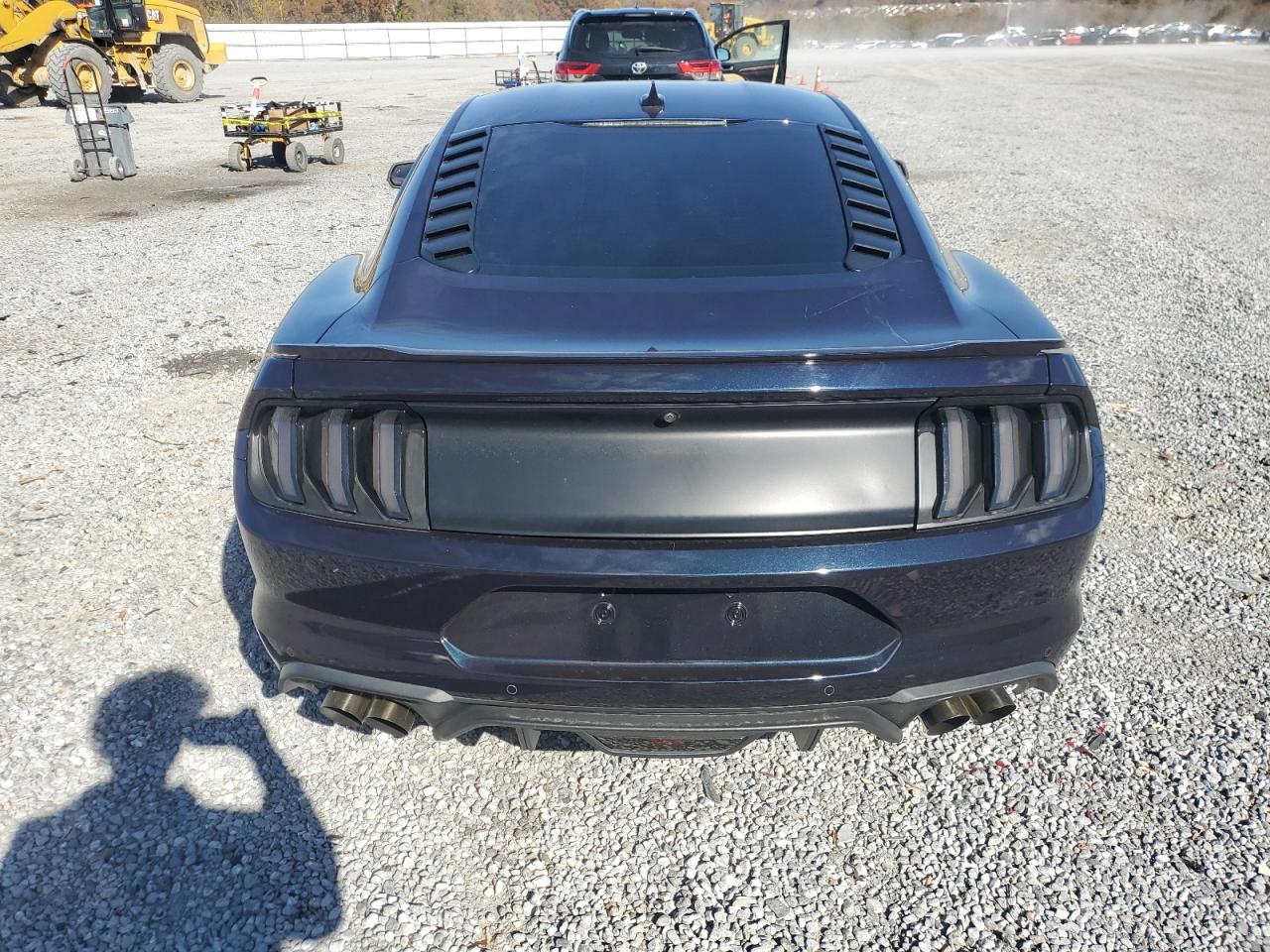 2022 Ford Mustang VIN: 1FA6P8TD6N5112837 Lot: 92128915