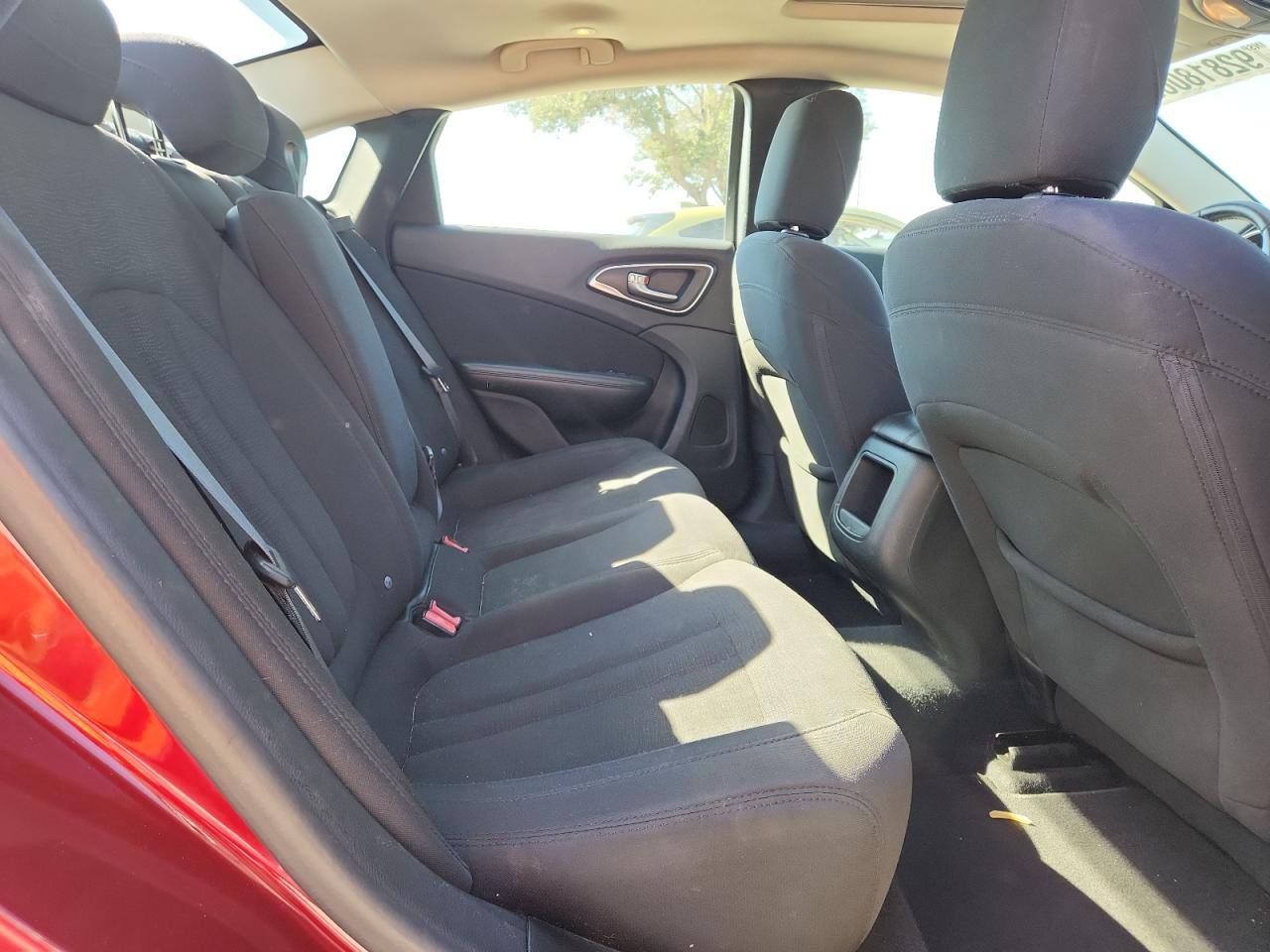 2015 Chrysler 200 Limited VIN: 1C3CCCAB1FN542570 Lot: 92818065