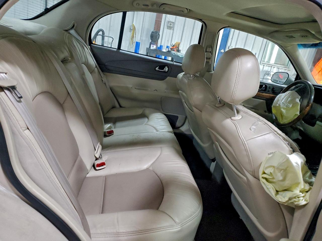 1999 Lincoln Continental VIN: 1LNHM97V8XY715869 Lot: 94039005