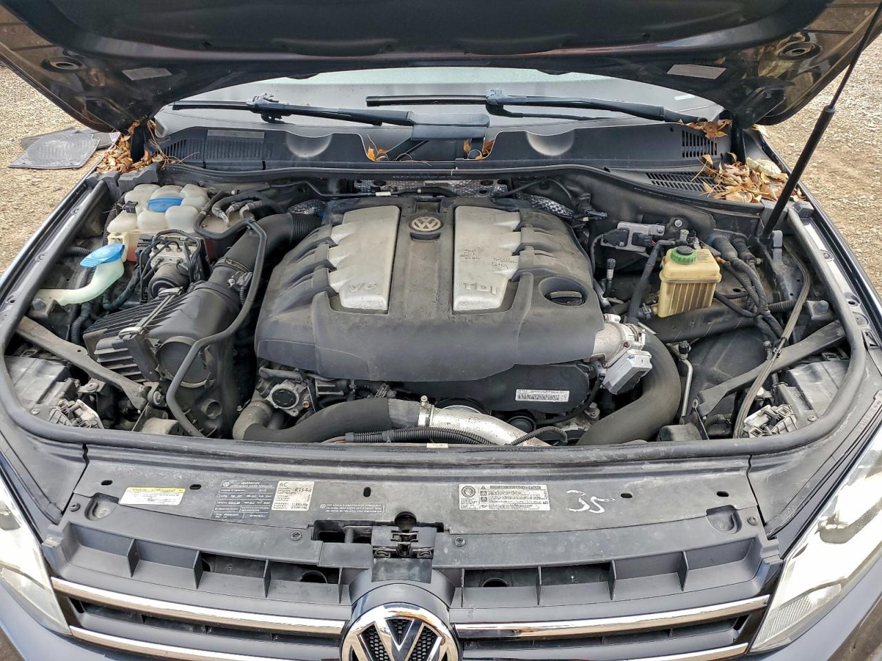 2011 Volkswagen Touareg V6 Tdi VIN: WVGFK9BPXBD003935 Lot: 93716145