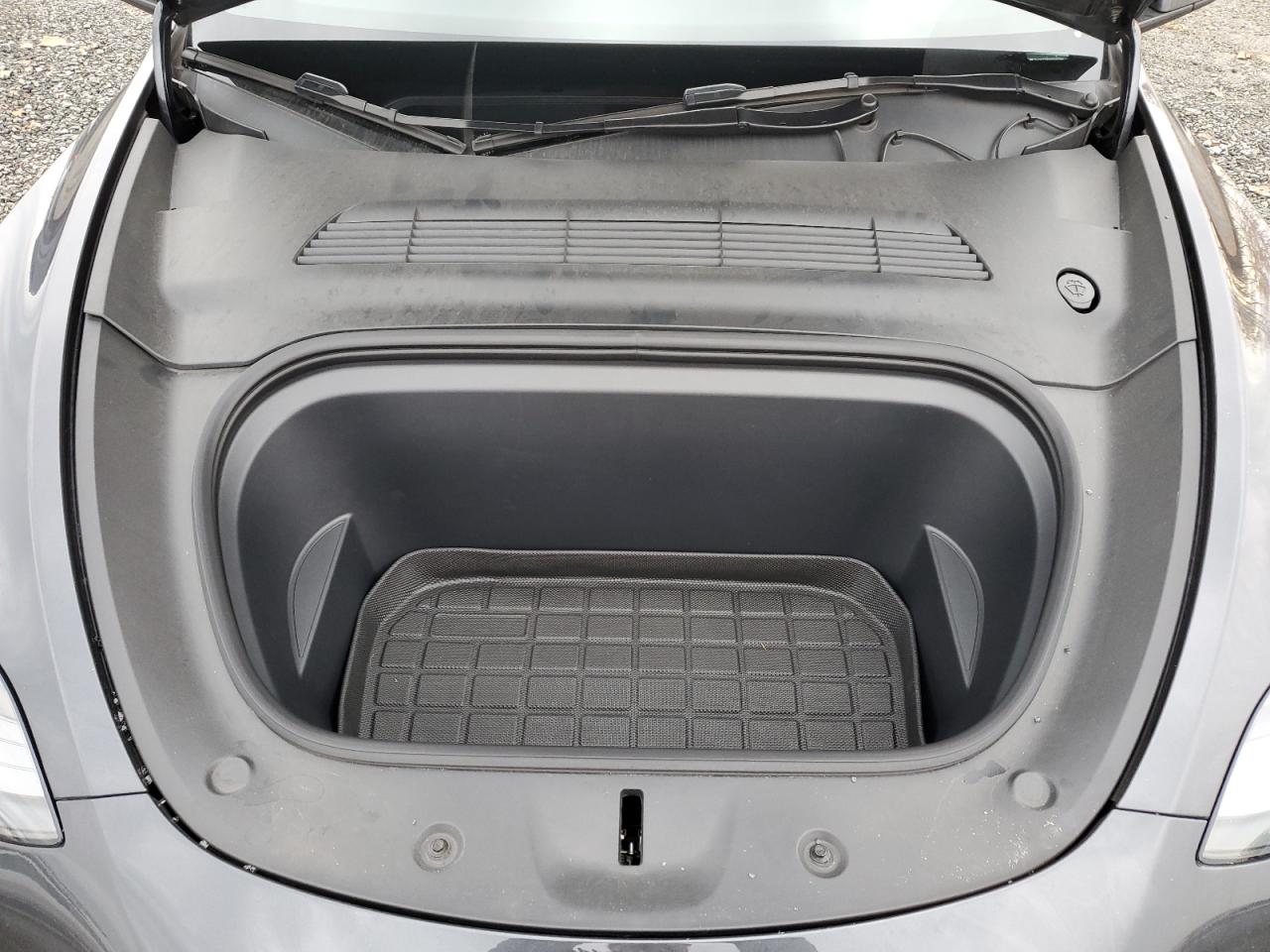 2024 Tesla Model Y VIN: 7SAYGDEE9RF067708 Lot: 91906385