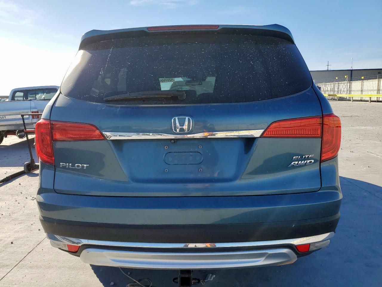 2016 Honda Pilot Elite VIN: 5FNYF6H04GB017646 Lot: 92076065