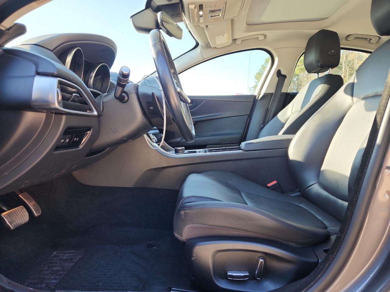 2019 Jaguar Xe Premium VIN: SAJAD4FX4KCP49424 Lot: 92873405