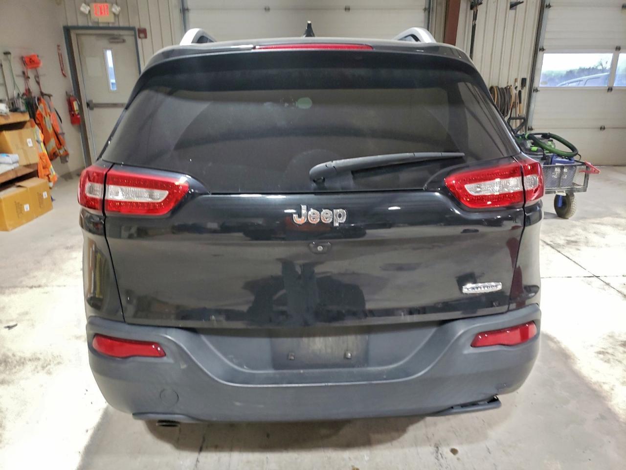 2016 Jeep Cherokee Latitude VIN: 1C4PJLCB4GW217522 Lot: 93601225